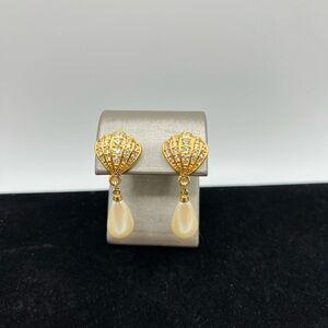 Vintage Napier Gold Clam Shell Teardrop Faux Pearl Earrings